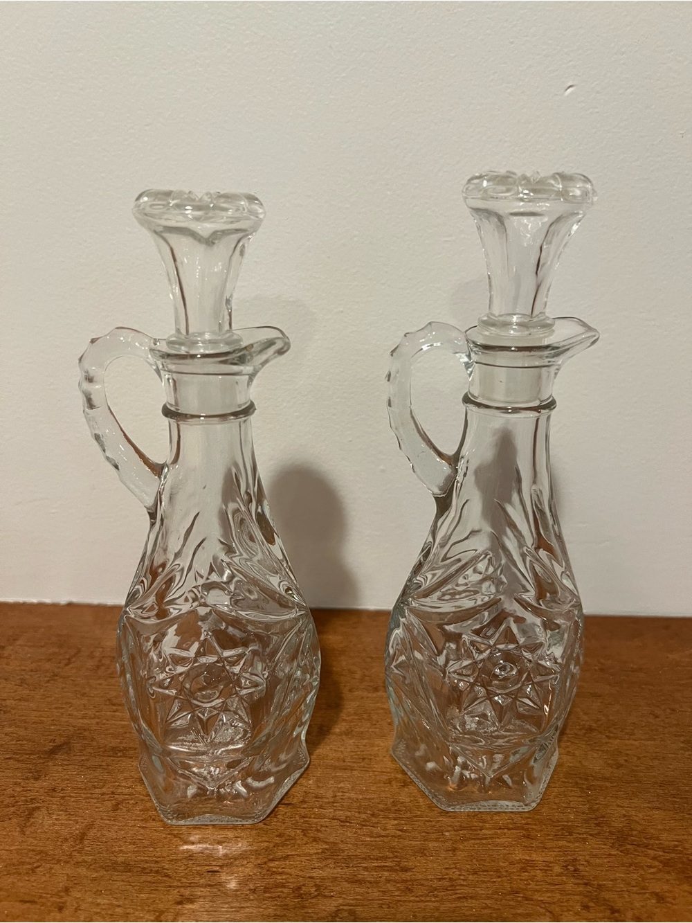 ANCHOR HOCKING Vintage Glass Oil and Vinegar Cruets Set - 7.75 Inches Tall-1960s - Picture 5 of 9